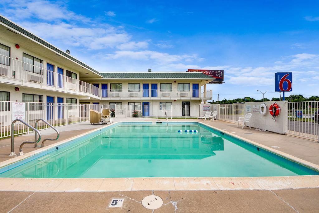 Avera Suites Muskogee Extérieur photo