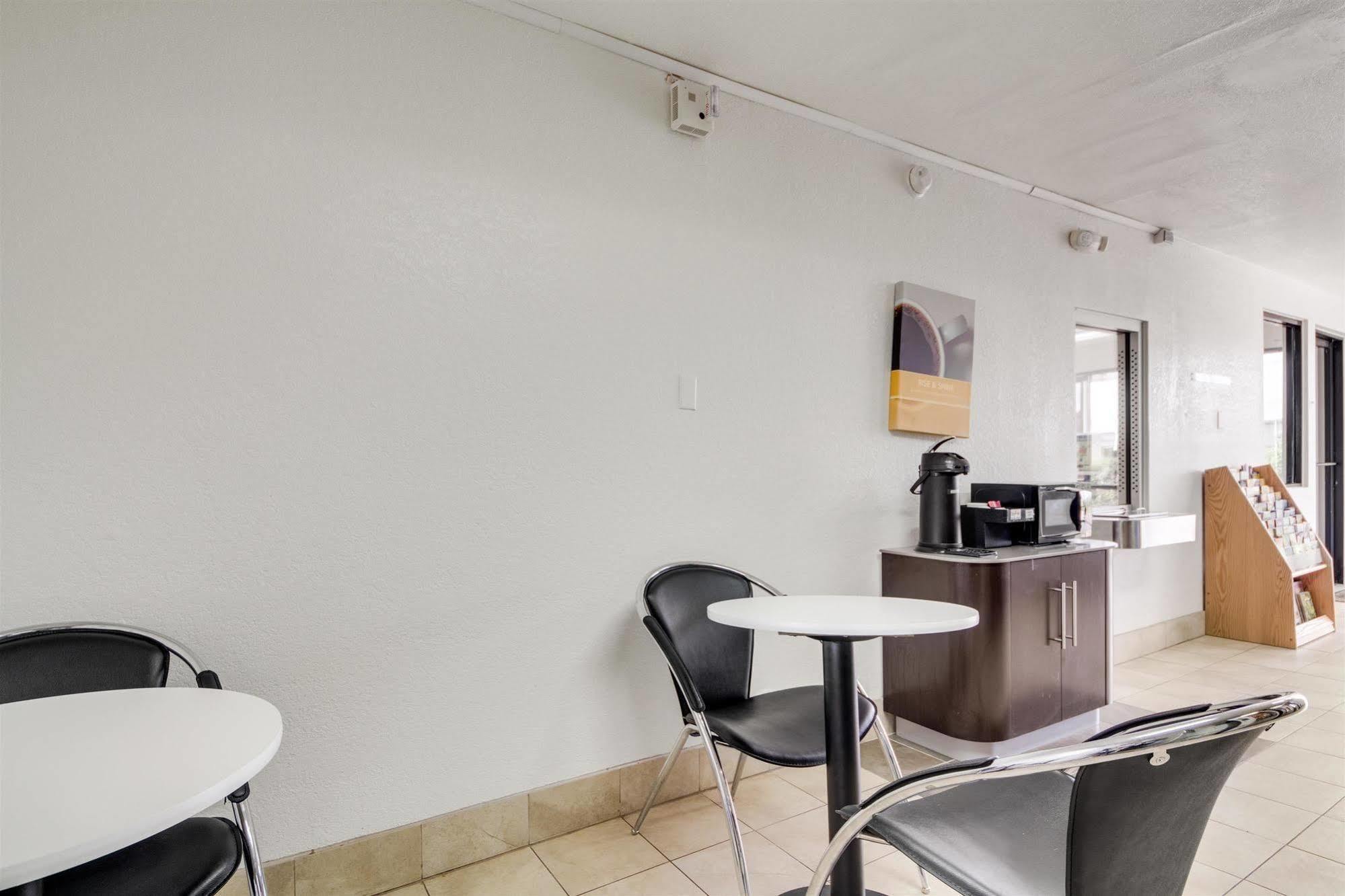 Avera Suites Muskogee Extérieur photo