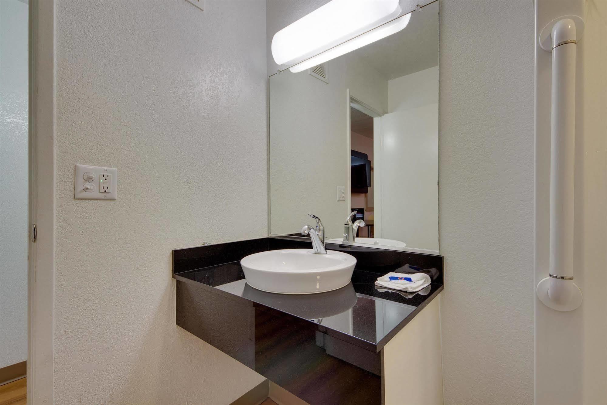Avera Suites Muskogee Extérieur photo