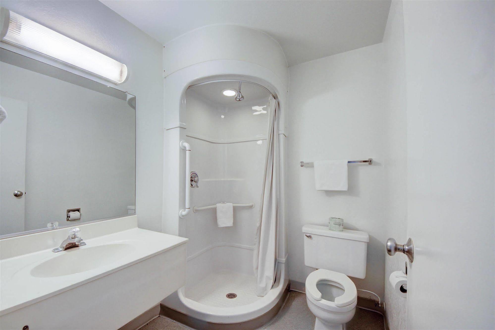 Avera Suites Muskogee Extérieur photo