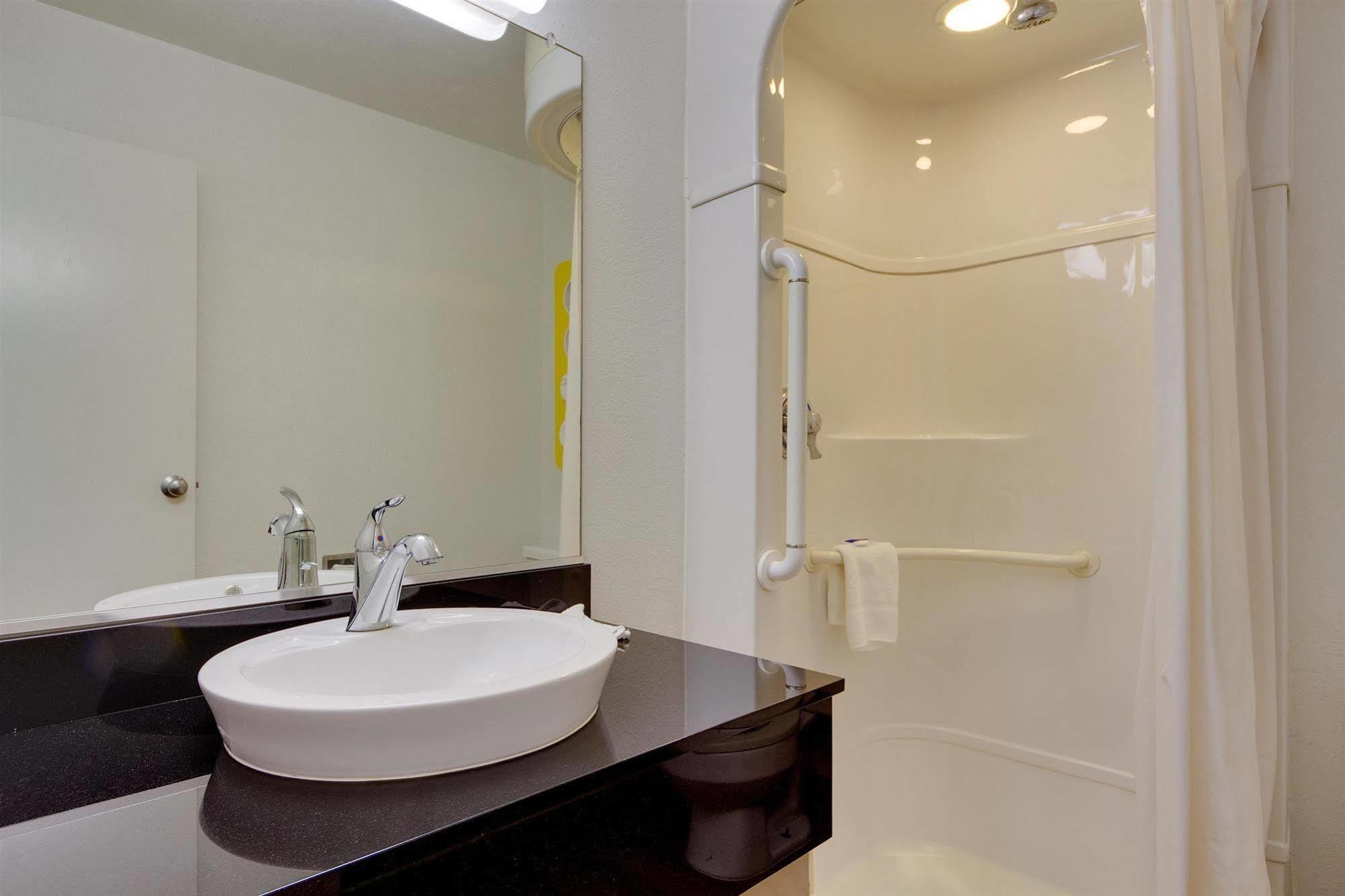 Avera Suites Muskogee Extérieur photo