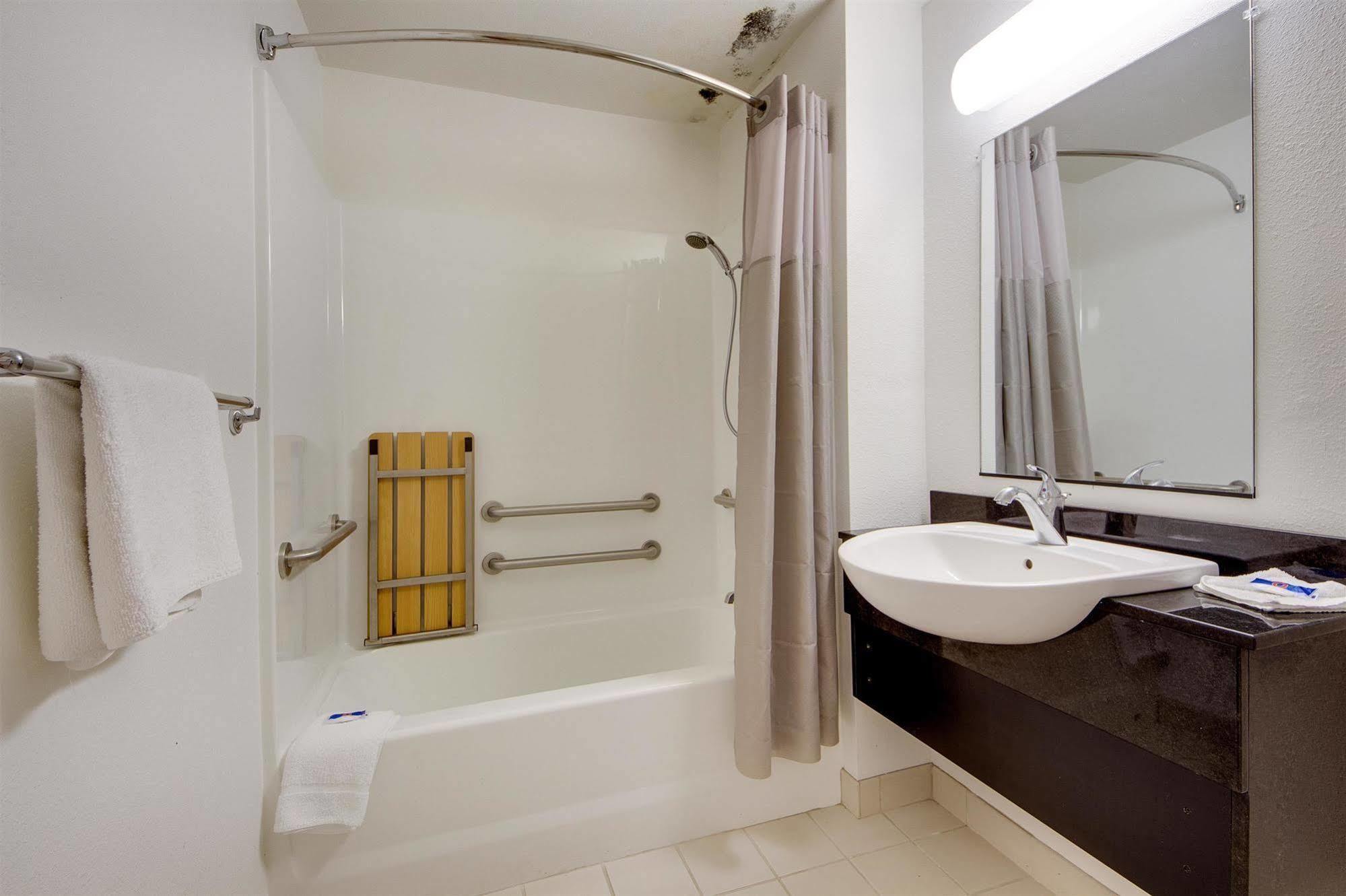 Avera Suites Muskogee Extérieur photo